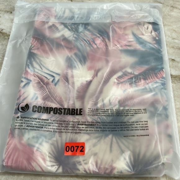 Marine Layer | Large Pouch for Travel, Tablet, Small Laptop | Tropical Print - Picture 10 of 10